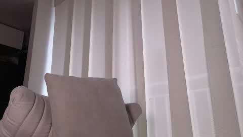 Snapshot of phantom_bigger1 chatting on 09/29/25, 01:05 phantom_bigger1 online show from 09/29/25, 01:05