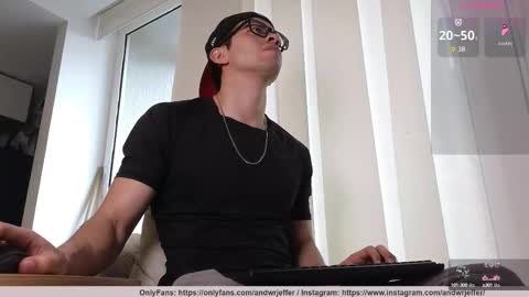 Snapshot of phantom_bigger1 chatting on 10/06/25, 01:08 phantom_bigger1 online show from 10/06/25, 01:08