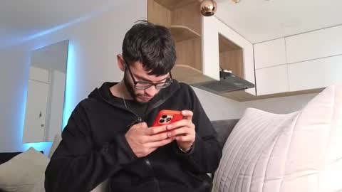 phantom_bigger1 online show from 12/03/25, 01:53