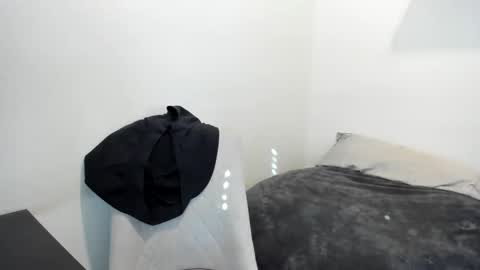 Snapshot of phenomenalpleasures chatting on 01/14/25, 06:17 Jasmine Juice online show from 01/14/25, 06:17