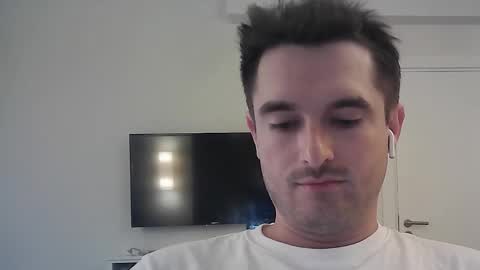 Snapshot of philborison chatting on 09/28/25, 12:43 PhilipBorison online show from 09/28/25, 12:43