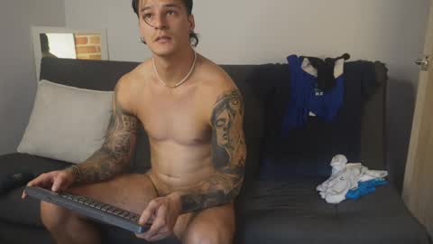 Snapshot of philip_dalton chatting on 11/23/25, 09:36 Philip Dalton online show from 11/23/25, 09:36