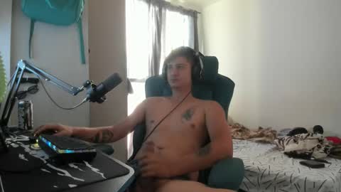 Snapshot of philip_dj chatting on 11/21/25, 12:04 philip_dj online show from 11/21/25, 12:04