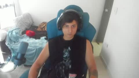 Snapshot of philip_dj chatting on 04/30/26, 02:34 philip_dj online show from 04/30/26, 02:34