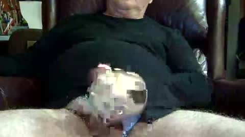 Snapshot of phill268 chatting on 11/24/25, 03:28 phill268 online show from 11/24/25, 03:28