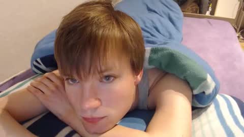 Snapshot of phillip25y chatting on 04/06/26, 11:44 phillip25y online show from 04/06/26, 11:44
