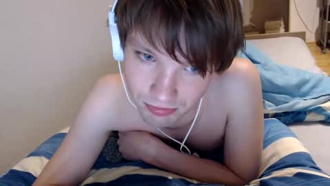 Snapshot of phillip25y chatting on 06/10/26, 09:14 phillip25y online show from 06/10/26, 09:14
