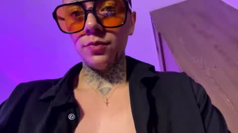Snapshot of phillip_brownn chatting on 08/03/26, 11:48 PHILLIP online show from 08/03/26, 11:48