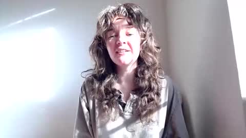 sophie online show from 01/09/25, 02:40