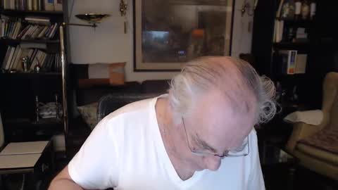 Snapshot of philoumis2 chatting on 01/26/25, 07:20 Philippe online show from 01/26/25, 07:20