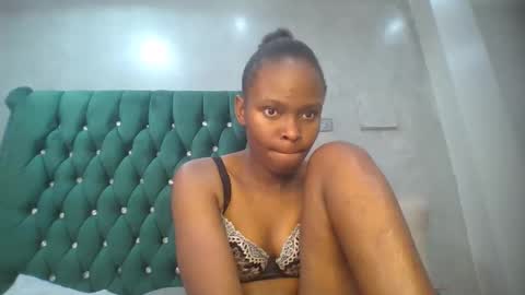 phoebe online show from 02/15/26, 07:21