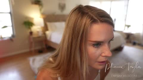 Snapshot of phoenix_taylor chatting on 09/25/25, 12:25 PHOENIX TAYLOR online show from 09/25/25, 12:25