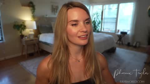 Snapshot of phoenix_taylor chatting on 10/28/25, 12:58 PHOENIX TAYLOR online show from 10/28/25, 12:58
