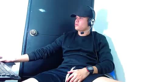 AdnierGnz online show from 02/06/25, 03:48