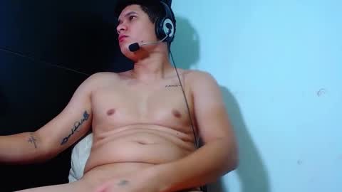 AdnierGnz online show from 02/20/25, 07:01