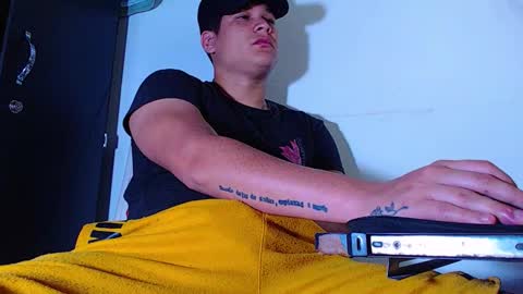 AdnierGnz online show from 04/20/26, 12:52