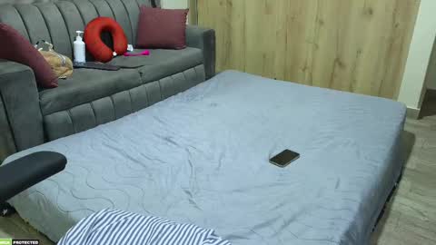 Snapshot of phoenixxx69_ chatting on 02/27/25, 05:56 Sarah y Maximo online show from 02/27/25, 05:56