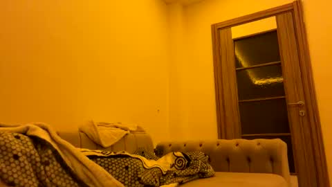 Snapshot of phuket1111 chatting on 11/18/25, 08:46 phuket1111 online show from 11/18/25, 08:46