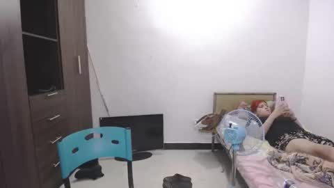 izzy online show from 03/12/26, 04:18