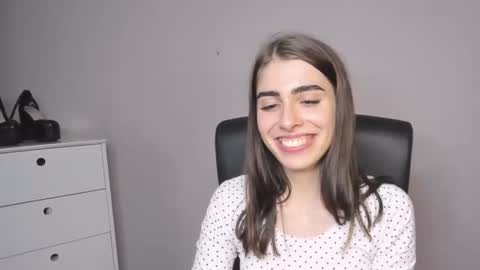 Snapshot of pia_desire chatting on 09/22/25, 02:08 P I A online show from 09/22/25, 02:08