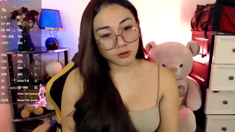 Pia online show from 02/13/25, 11:39