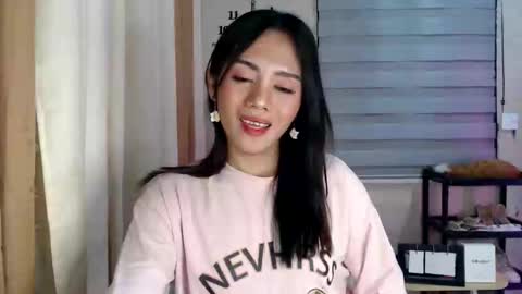 Pia online show from 05/22/26, 06:02