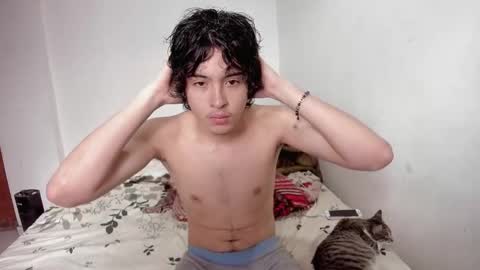 picaszomilos350 online show from 11/03/25, 07:26