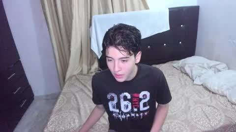 picaszomilos350 online show from 02/15/26, 05:59