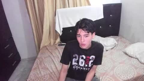 picaszomilos350 online show from 02/15/26, 07:51