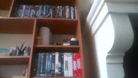 pichoun71 online show from 12/31/24, 11:09