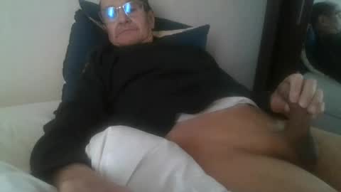 pichoun71 online show from 01/17/25, 10:55