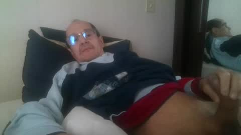 pichoun71 online show from 01/31/25, 11:13