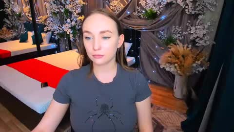 Emelie online show from 02/11/25, 04:35