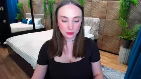 Emelie online show from 02/11/26, 05:40