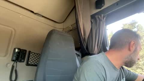 pierotu online show from 09/17/25, 08:16