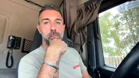 pierotu online show from 09/26/25, 11:58