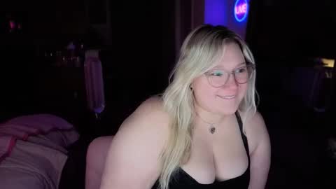 Piggy Rose online show from 03/06/26, 12:18