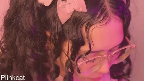 Snapshot of piinkcat chatting on 02/09/25, 07:38 Emi online show from 02/09/25, 07:38