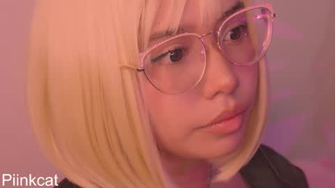 Snapshot of piinkcat chatting on 03/05/25, 05:29 Emi online show from 03/05/25, 05:29