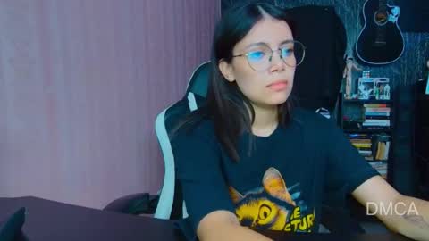 Snapshot of piixiie_d_oll chatting on 09/25/25, 02:59 Andrea G online show from 09/25/25, 02:59