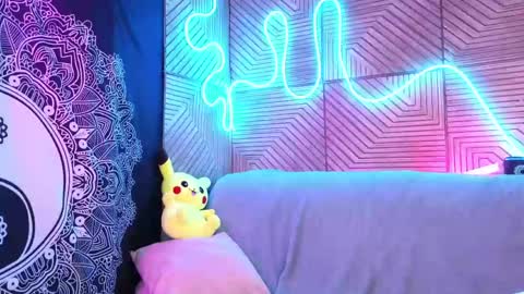 Snapshot of pika_pikaa chatting on 04/24/26, 10:23 Sonya online show from 04/24/26, 10:23