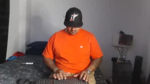 pikoro_gomez online show from 02/20/25, 03:01