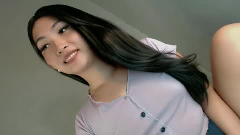 Snapshot of pillow_whispers chatting on 06/18/26, 01:37 jane online show from 06/18/26, 01:37