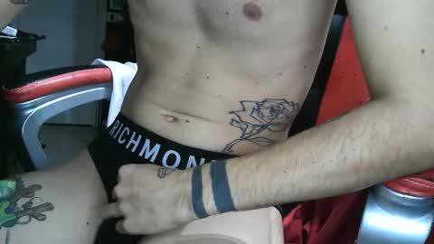 Snapshot of pils001 chatting on 09/12/25, 09:37 Pils online show from 09/12/25, 09:37