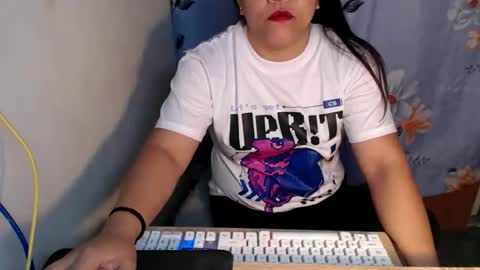 Snapshot of pinay_carlax chatting on 11/02/25, 07:44 pinay_carlax online show from 11/02/25, 07:44