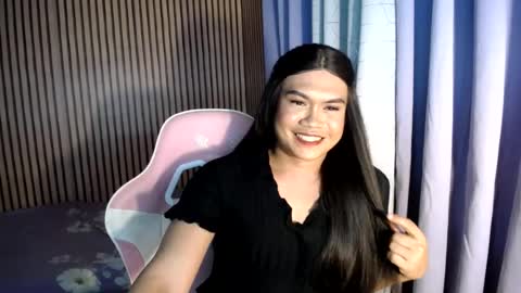 Snapshot of pinay_chloex chatting on 07/04/26, 12:44 CHLOE online show from 07/04/26, 12:44