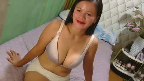 Snapshot of pinay_flor chatting on 04/22/26, 02:25 IM FLOR online show from 04/22/26, 02:25