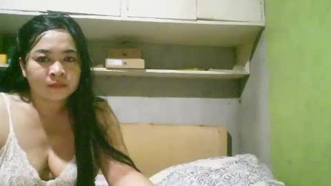 Snapshot of pinaycuddles chatting on 06/20/26, 05:27 pinaycuddles online show from 06/20/26, 05:27