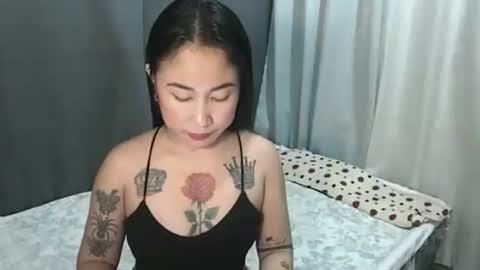 yumie  online show from 04/08/26, 11:54