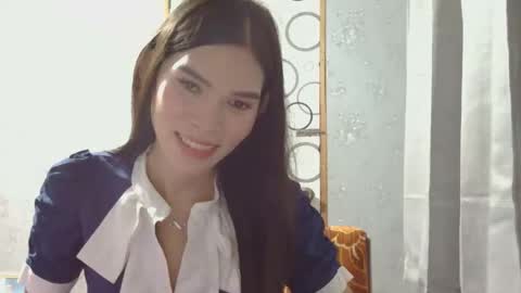 Snapshot of pinayjessaxxx chatting on 10/18/25, 10:27 pinayjessaxxx online show from 10/18/25, 10:27